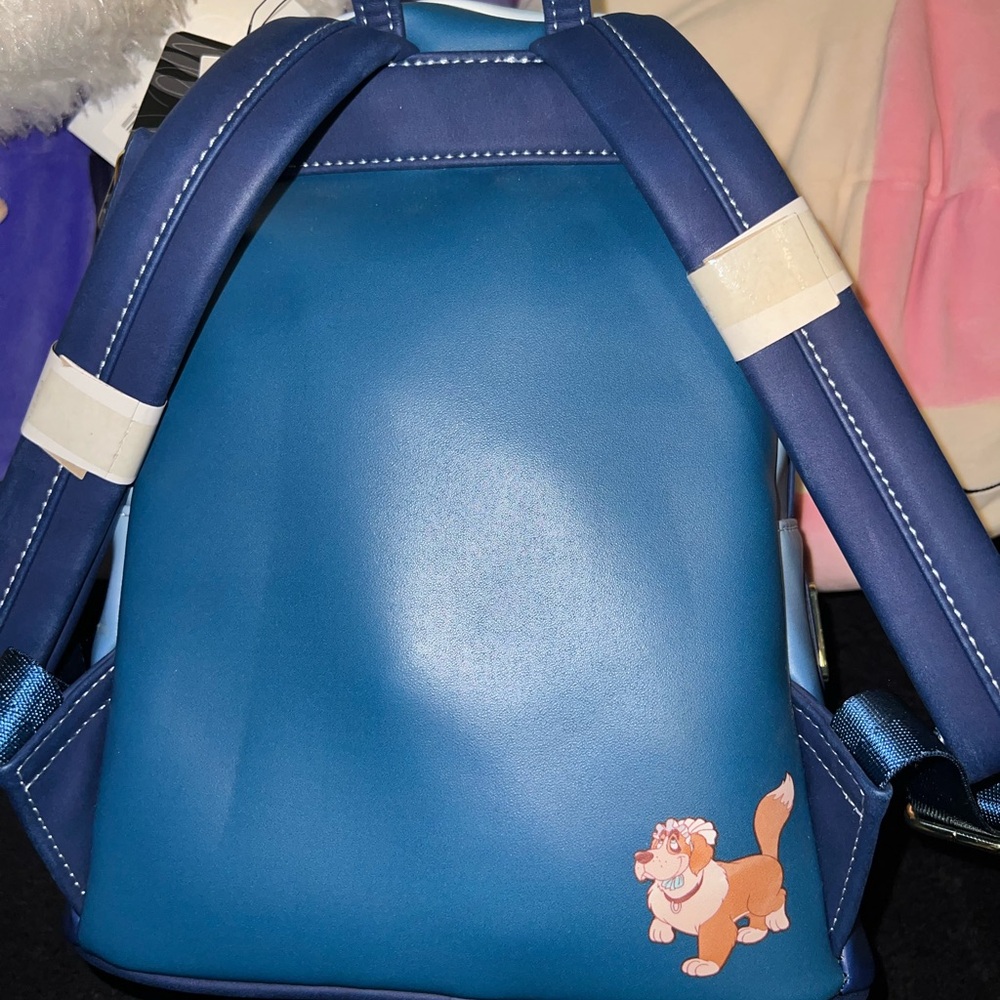 Peter Pan loungefly Backpack - Picture 3 of 3